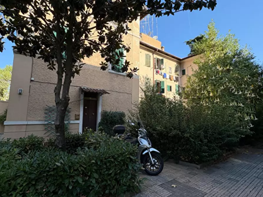 Immagine 13 di Appartamento in vendita  in Viale Jonio a Roma