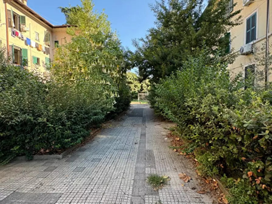Immagine 14 di Appartamento in vendita  in Viale Jonio a Roma