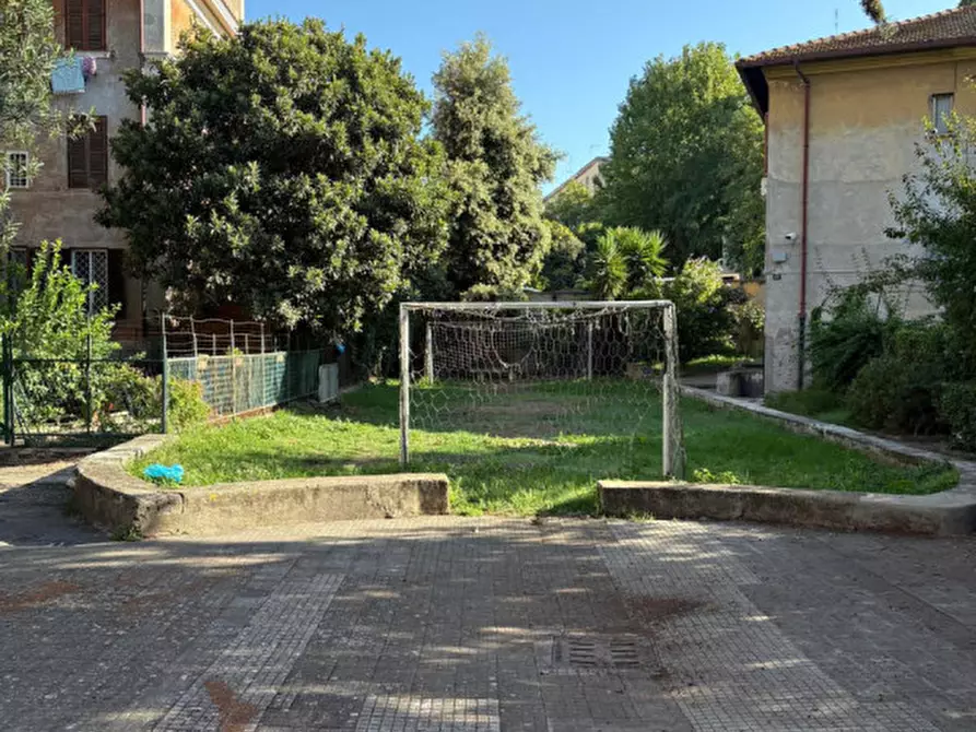Immagine 15 di Appartamento in vendita  in Viale Jonio a Roma