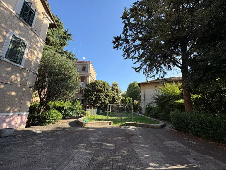 Immagine 16 di Appartamento in vendita  in Viale Jonio a Roma