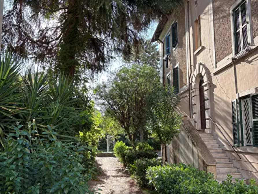 Immagine 17 di Appartamento in vendita  in Viale Jonio a Roma