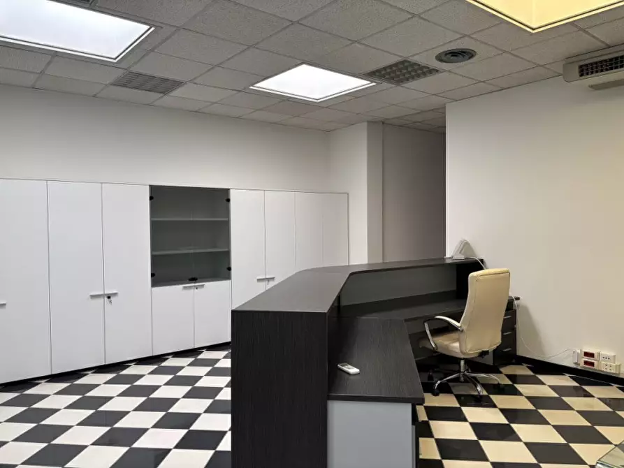 Immagine 13 di Ufficio in affitto  a Padova