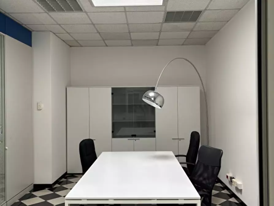 Immagine 14 di Ufficio in affitto  a Padova