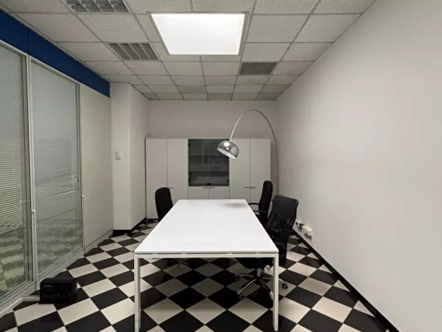 Immagine 15 di Ufficio in affitto  a Padova