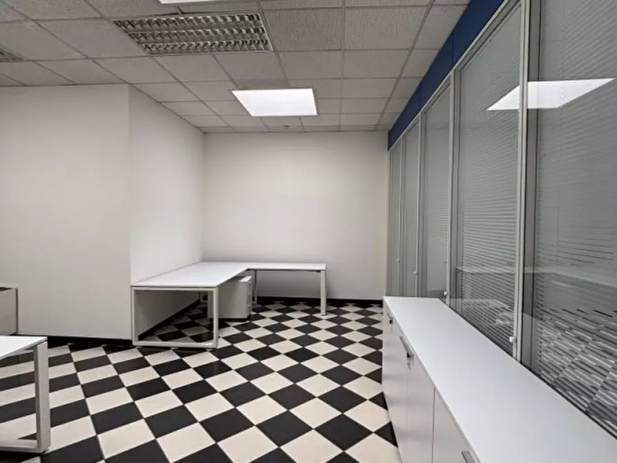 Immagine 18 di Ufficio in affitto  a Padova