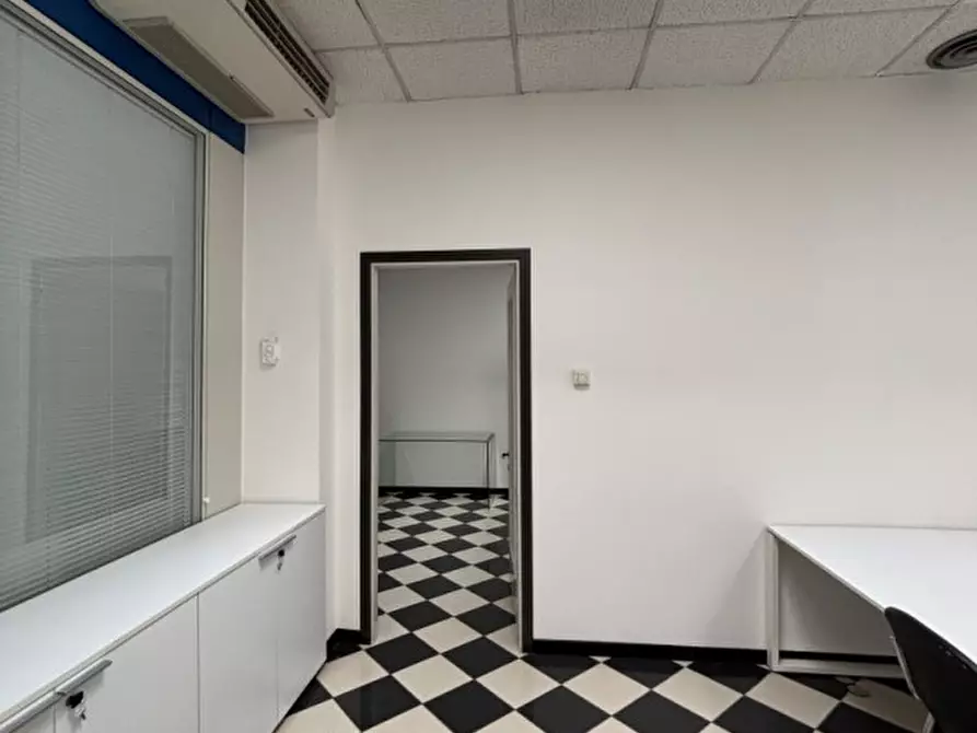 Immagine 21 di Ufficio in affitto  a Padova
