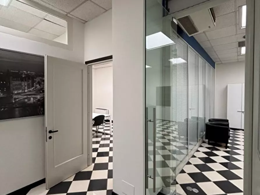 Immagine 22 di Ufficio in affitto  a Padova