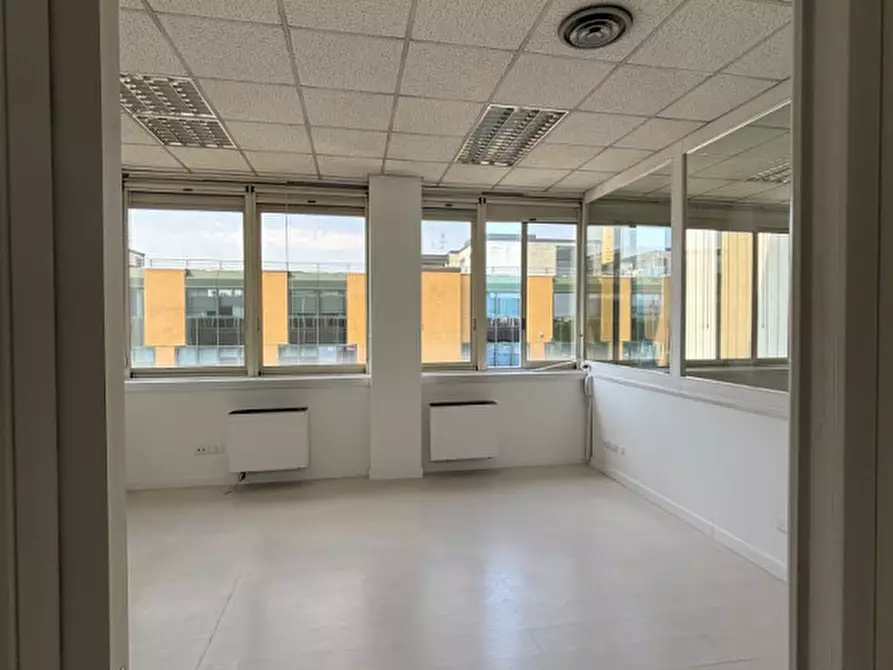 Immagine 1 di Ufficio in affitto  a Padova