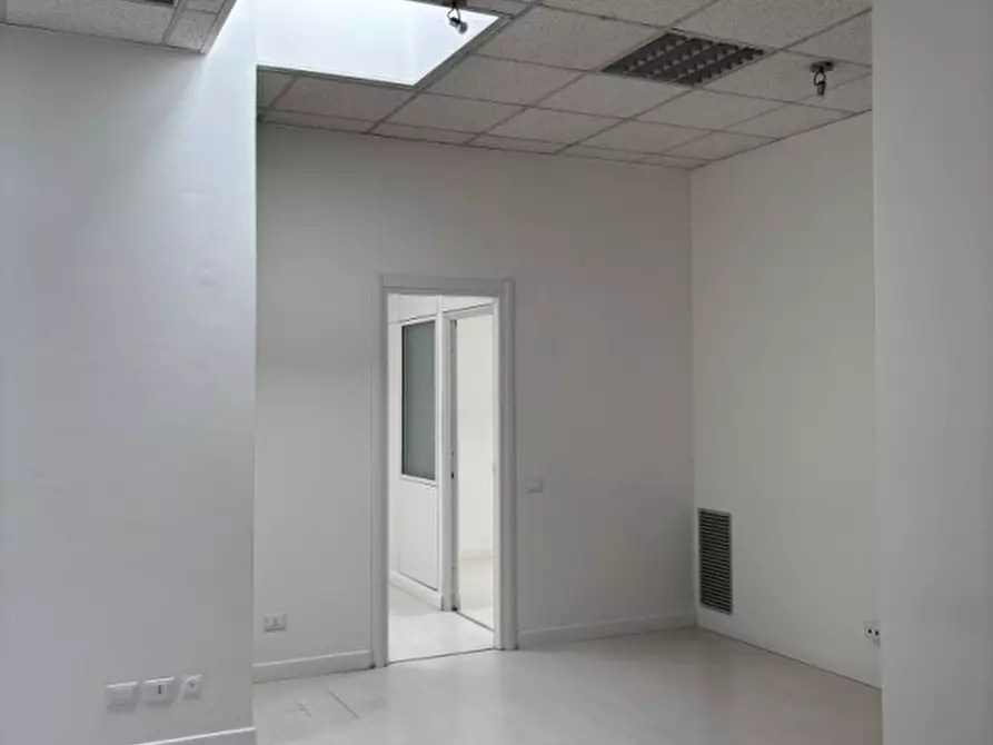 Immagine 13 di Ufficio in affitto  a Padova