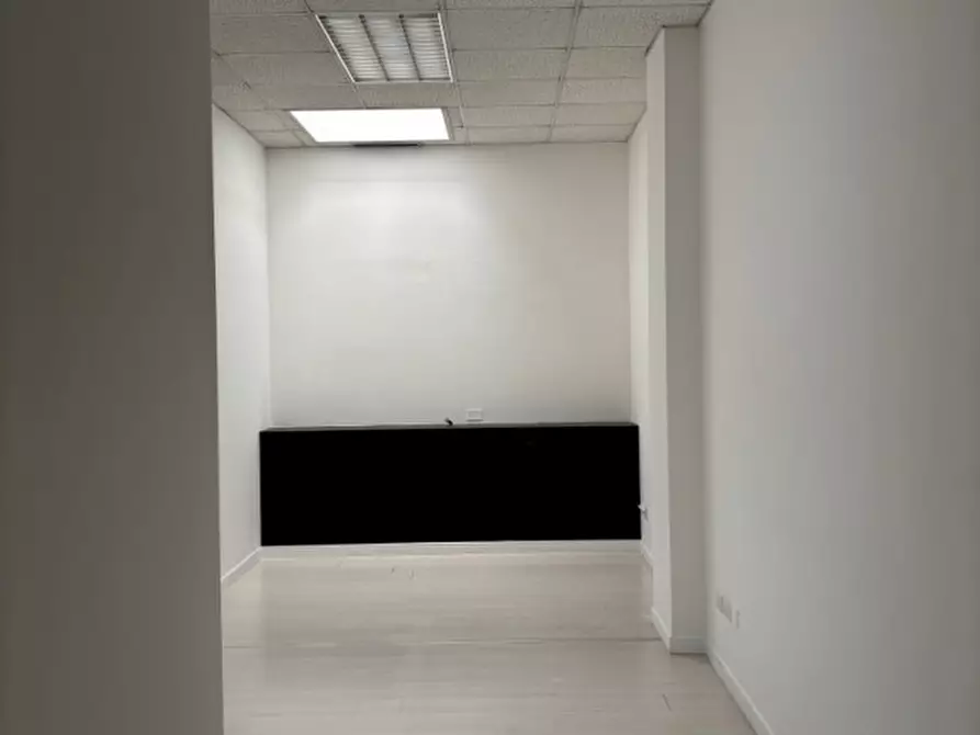 Immagine 19 di Ufficio in affitto  a Padova