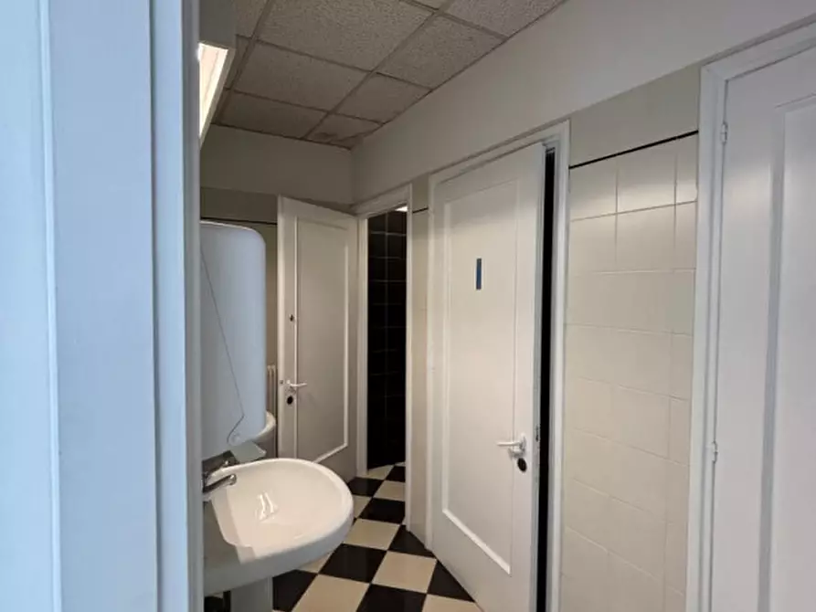 Immagine 23 di Ufficio in affitto  a Padova