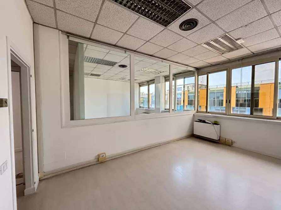 Immagine 28 di Ufficio in affitto  a Padova