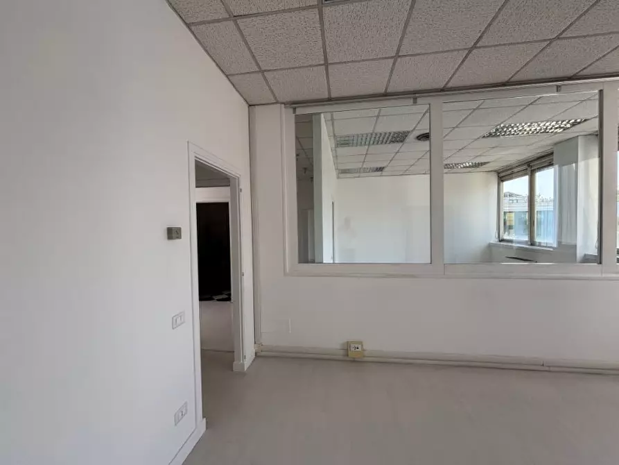 Immagine 29 di Ufficio in affitto  a Padova