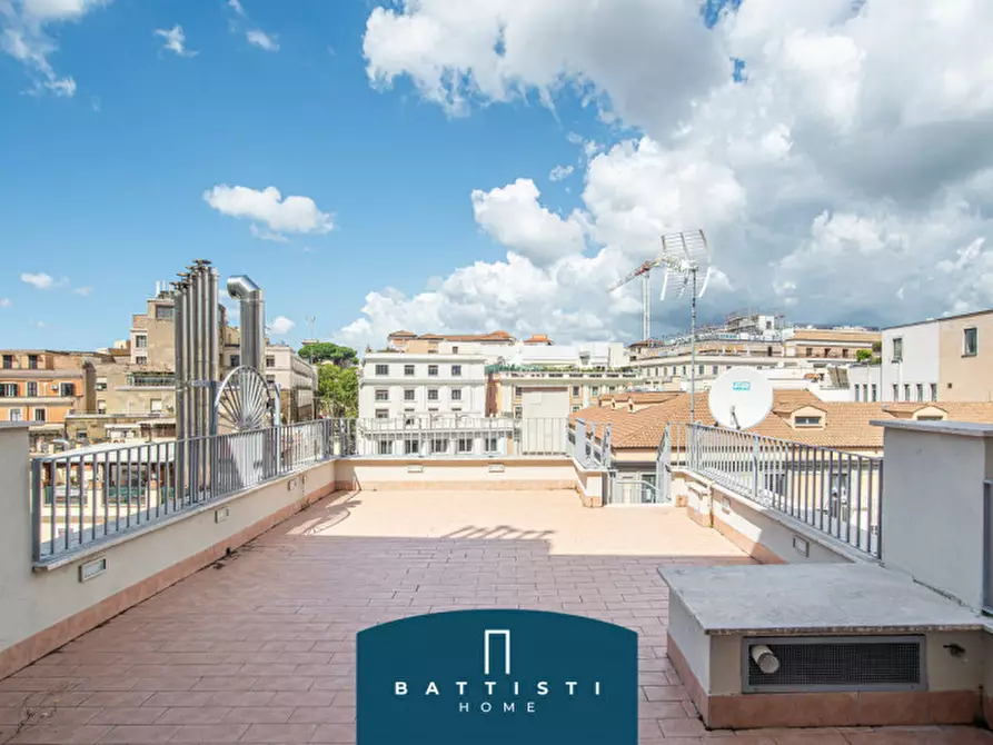 Immagine 2 di Attico in affitto  in Piazza Barberini a Roma