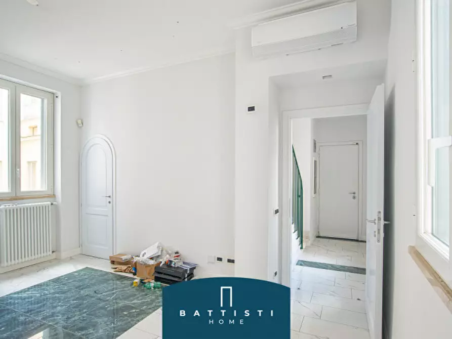 Immagine 17 di Attico in affitto  in Piazza Barberini a Roma