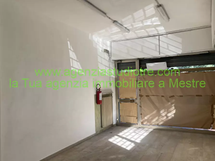 Immagine 5 di Negozio in affitto  in VIA TORRE BELFREDO 85 a Venezia