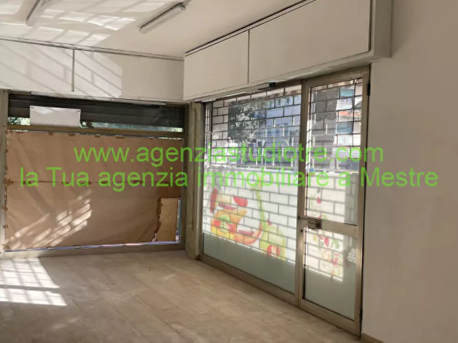 Immagine 6 di Negozio in affitto  in VIA TORRE BELFREDO 85 a Venezia