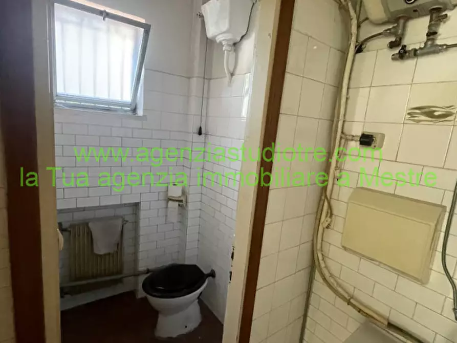 Immagine 9 di Negozio in affitto  in VIA TORRE BELFREDO 85 a Venezia