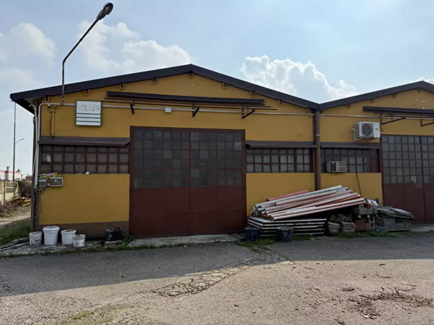 Immagine 1 di Capannone industriale in vendita  a Rosate