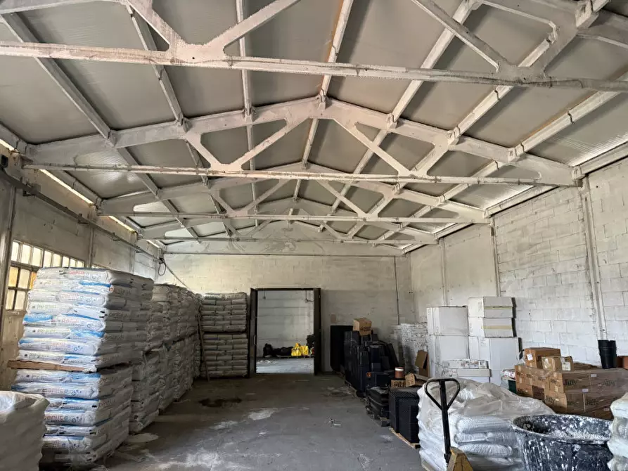 Immagine 5 di Capannone industriale in vendita  a Rosate