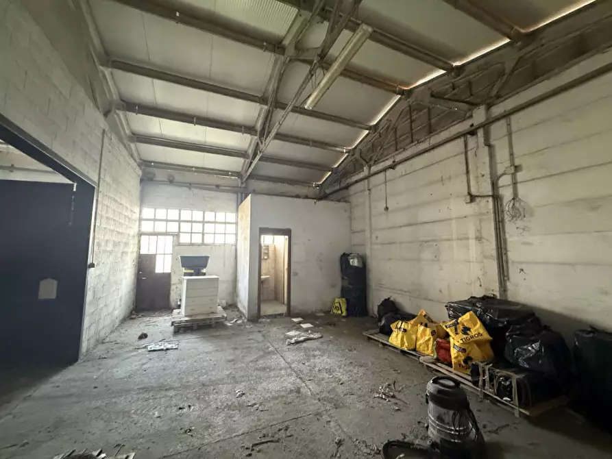 Immagine 7 di Capannone industriale in vendita  a Rosate