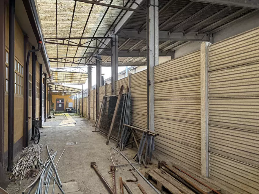 Immagine 12 di Capannone industriale in vendita  a Rosate