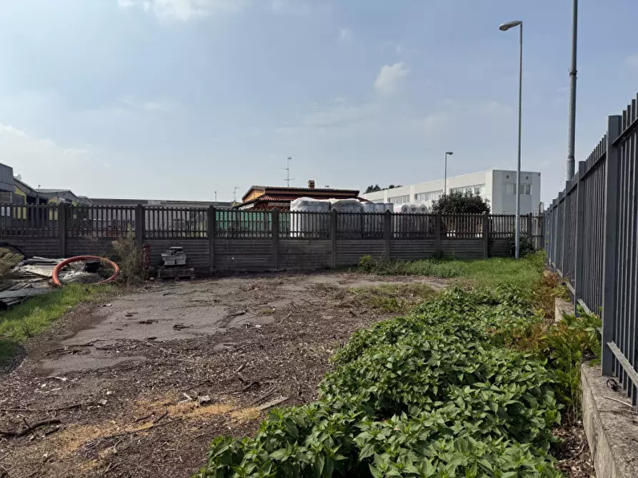 Immagine 17 di Capannone industriale in vendita  a Rosate