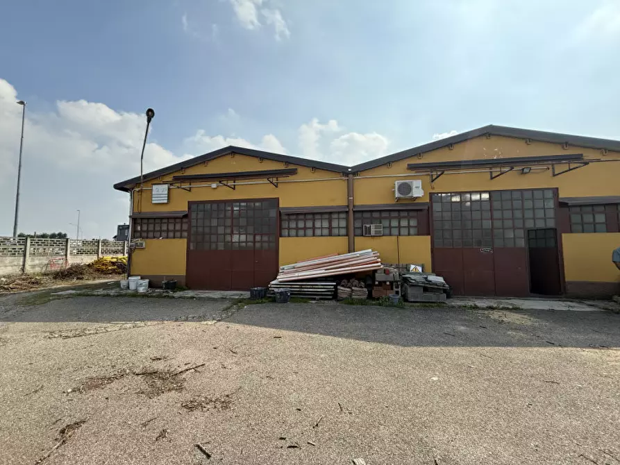 Immagine 18 di Capannone industriale in vendita  a Rosate
