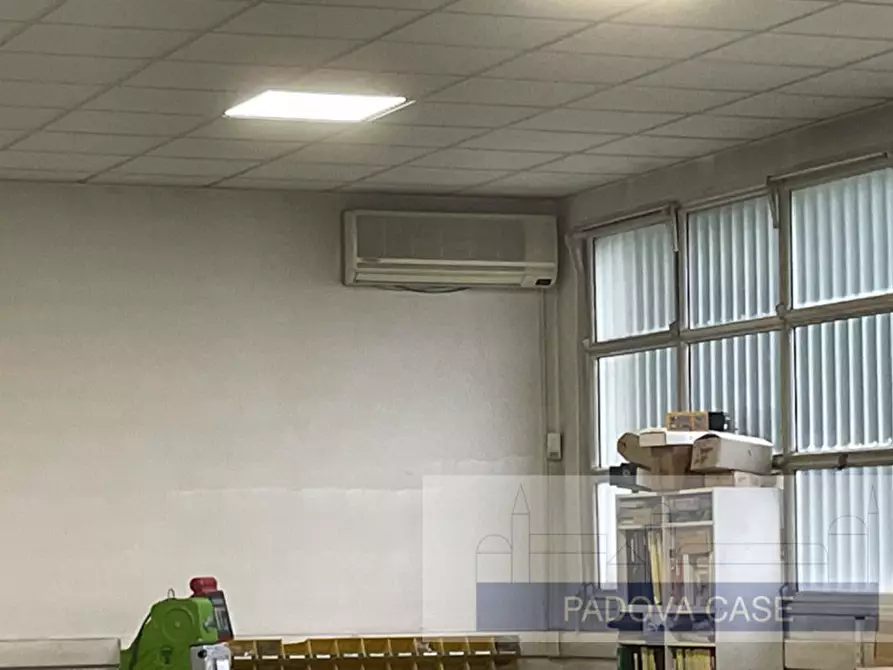 Immagine 6 di Magazzino in vendita  in via visco a Limena