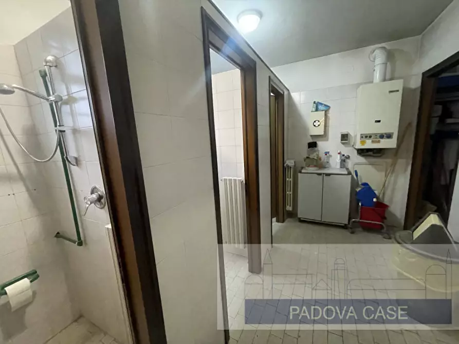 Immagine 8 di Magazzino in vendita  in via visco a Limena