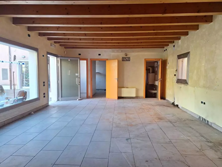 Immagine 3 di Negozio in vendita  in Via Giacomo Matteotti, 30031 Dolo VE, Italia a Dolo