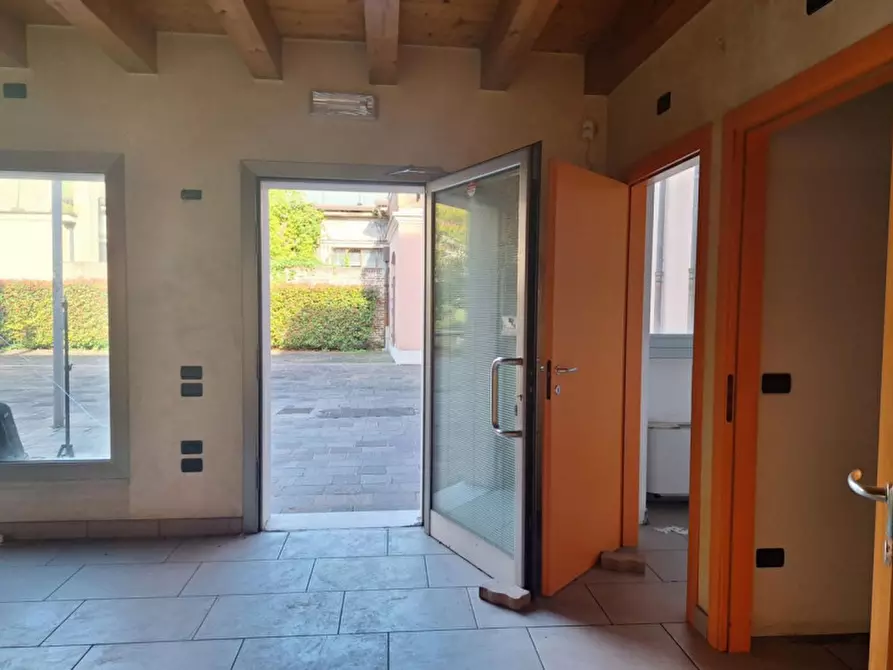 Immagine 5 di Negozio in vendita  in Via Giacomo Matteotti, 30031 Dolo VE, Italia a Dolo