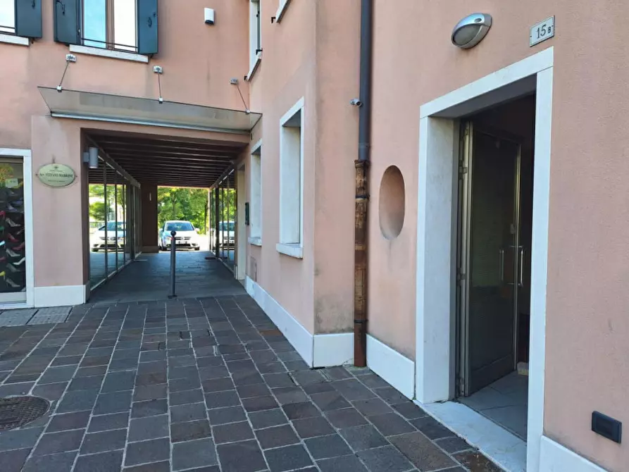 Immagine 9 di Negozio in vendita  in Via Giacomo Matteotti, 30031 Dolo VE, Italia a Dolo