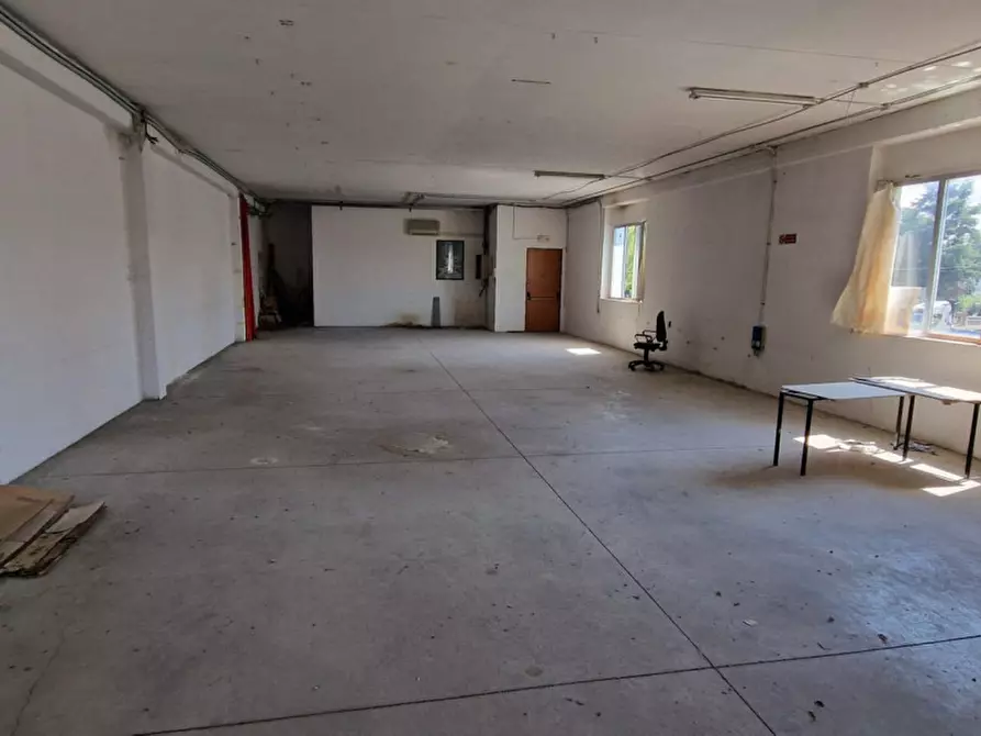 Immagine 13 di Capannone industriale in vendita  in Via Foro, 66010 Ari CH, Italia a Ari