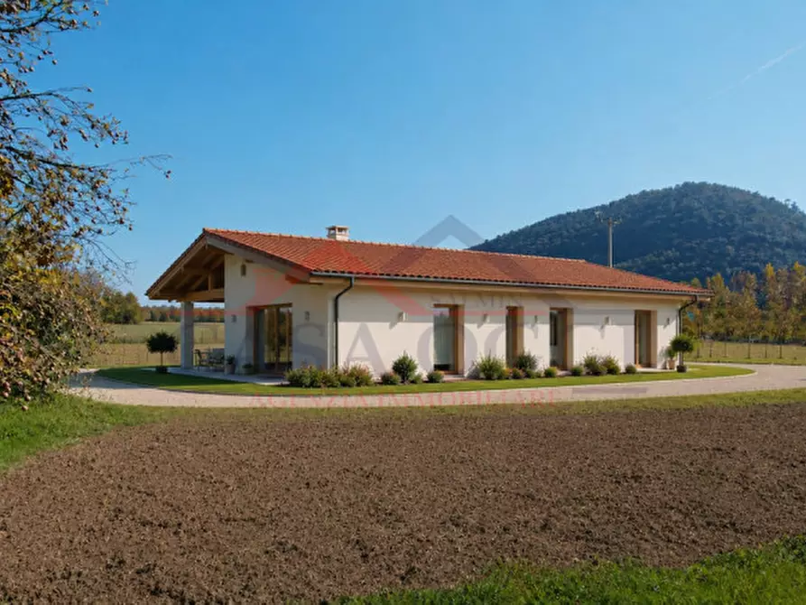 Immagine 1 di Terreno in vendita  a Teolo