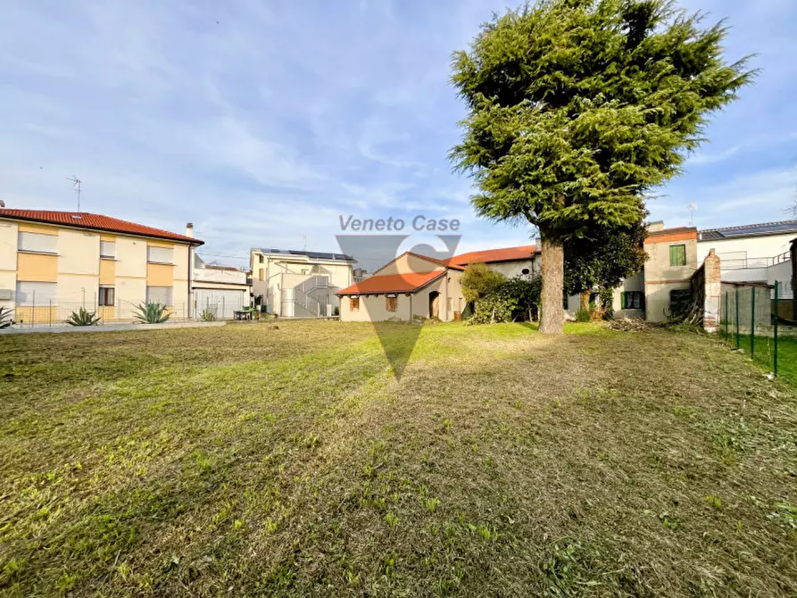 Immagine 2 di Casa bifamiliare in vendita  in piazza san valentino a Dolo