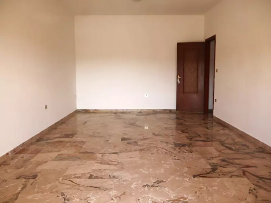 Immagine 3 di Appartamento in vendita  in Via Pomarico 14 a Pisticci