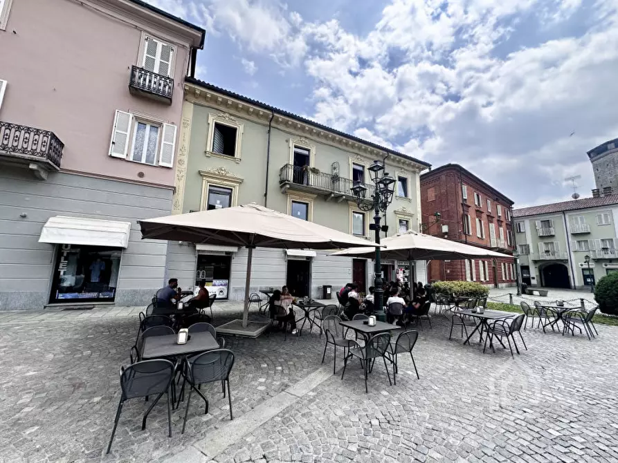 Immagine 4 di Attività commerciale in vendita  in Piazza Della Repubblica 3 a Chivasso