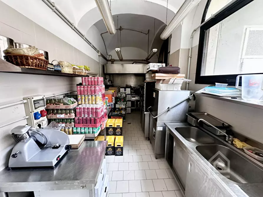 Immagine 7 di Attività commerciale in vendita  in Piazza Della Repubblica 3 a Chivasso