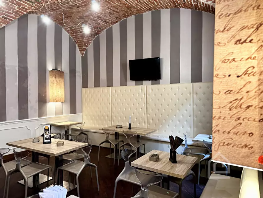 Immagine 13 di Attività commerciale in vendita  in Piazza Della Repubblica 3 a Chivasso