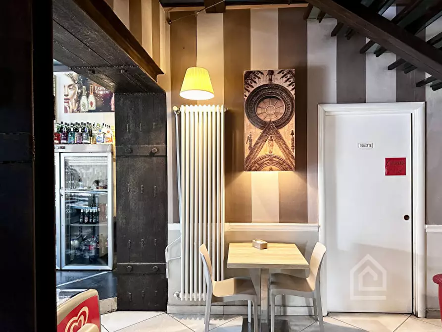 Immagine 24 di Attività commerciale in vendita  in Piazza Della Repubblica 3 a Chivasso