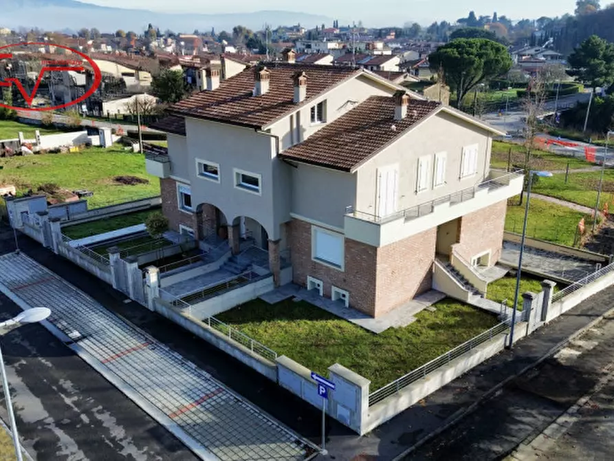 Immagine 1 di Villetta a schiera in vendita  in Mercatale Valdarno a Montevarchi