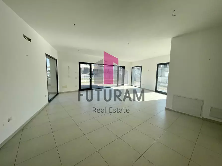 Immagine 6 di Negozio in affitto  a Fiesso D'artico