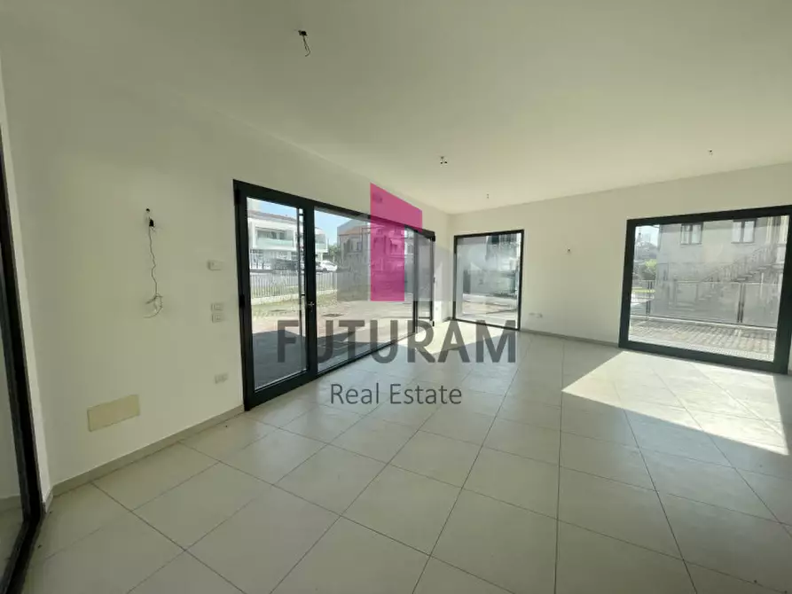 Immagine 7 di Negozio in affitto  a Fiesso D'artico