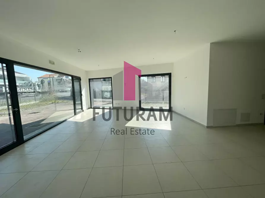 Immagine 8 di Negozio in affitto  a Fiesso D'artico