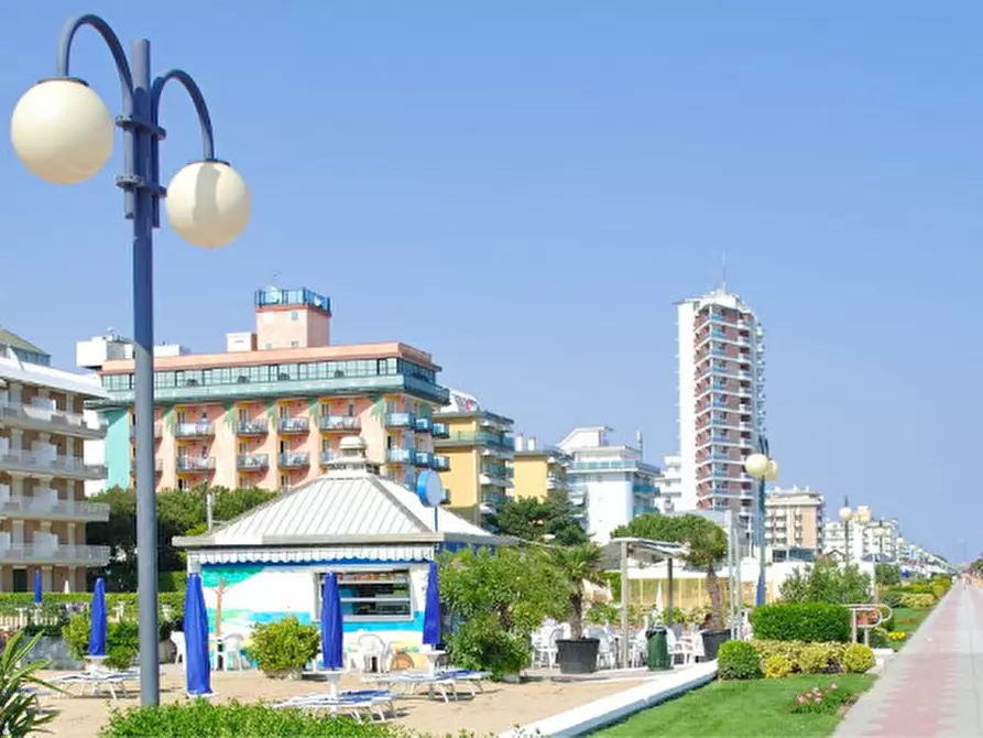 Immagine 2 di Posto auto in vendita  in Via Giacomo Leopardi a Jesolo