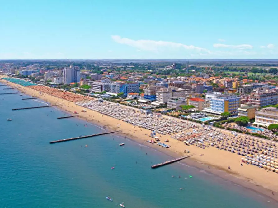 Immagine 3 di Posto auto in vendita  in Via Giacomo Leopardi a Jesolo
