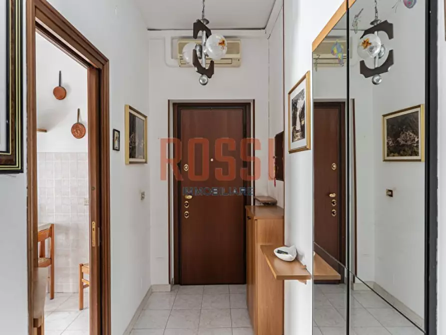 Immagine 12 di Appartamento in vendita  in VIA MONTE SANTO a Monza