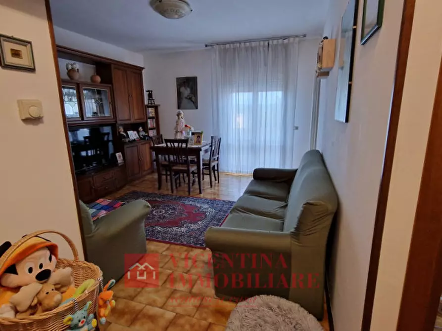 Immagine 2 di Appartamento in vendita  in via G. Chilesotti a Montecchio Maggiore