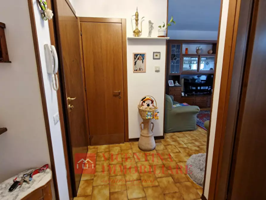 Immagine 4 di Appartamento in vendita  in via G. Chilesotti a Montecchio Maggiore